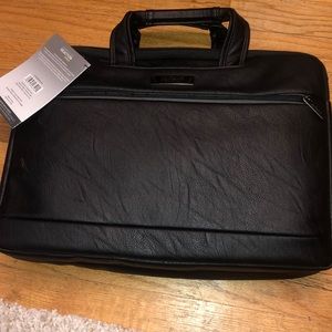 Kenneth Cole reaction r-tech brief case